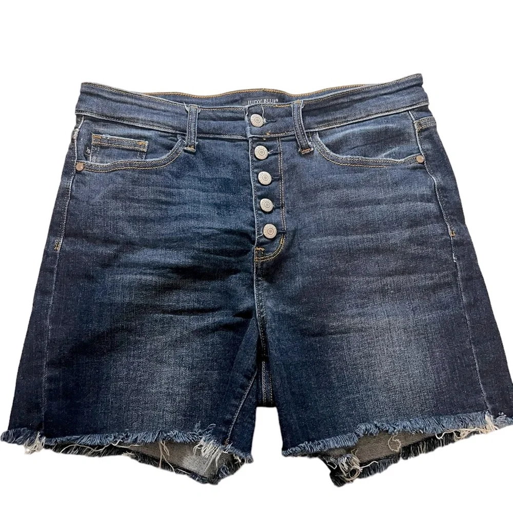 Judy Blue Dark Wash Button Up Waist Non Distressed Denim Shorts with Raw Hem XL - Picture 1 of 9